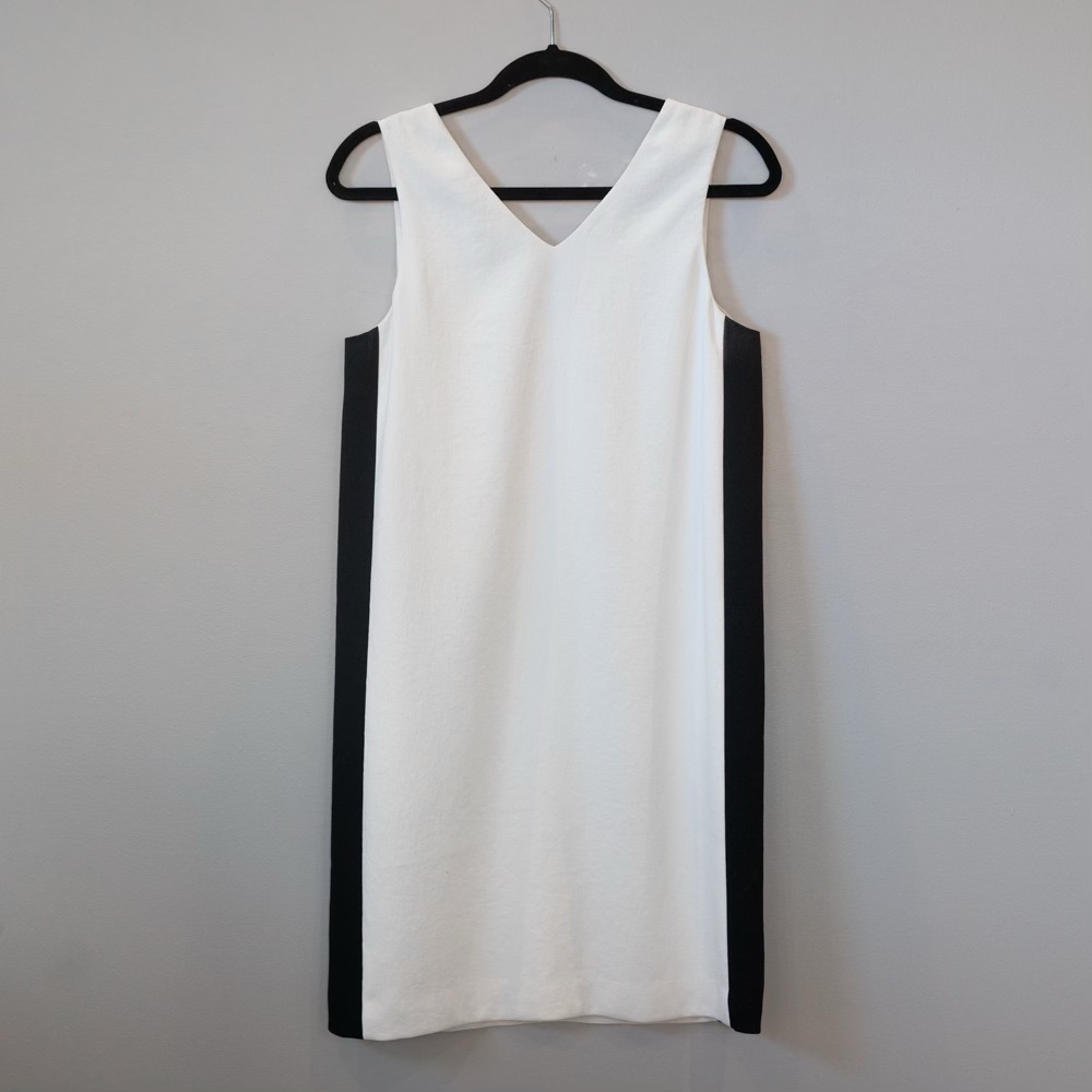 Vince Two-Tone V-Neck Dress - Picture 4 of 5